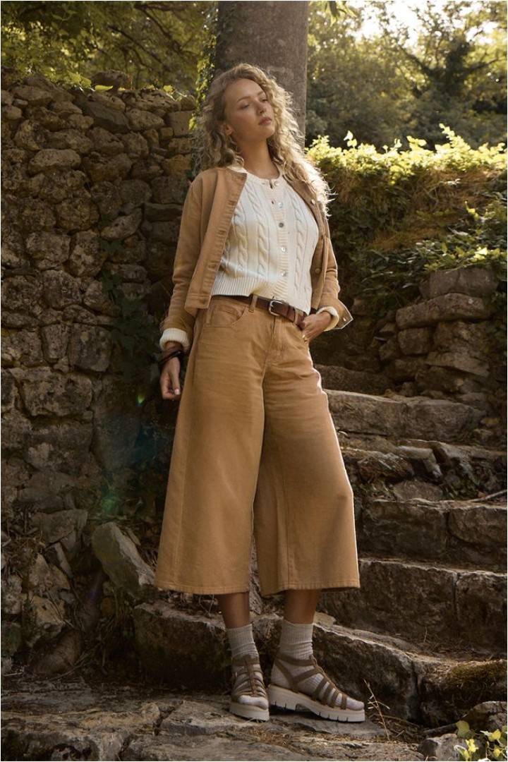 Denim cropped pants, oversized Khaki