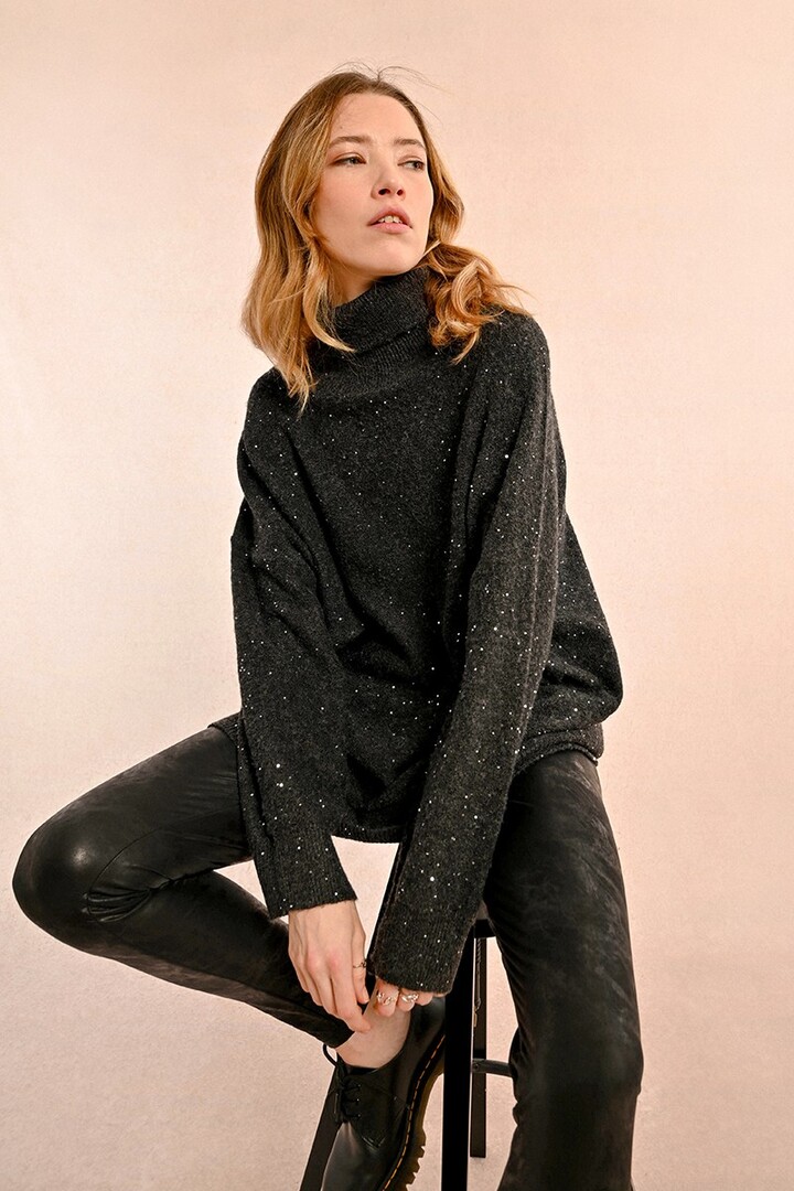 LOOSE SEQUINNED SWEATER ASH DARK GREY