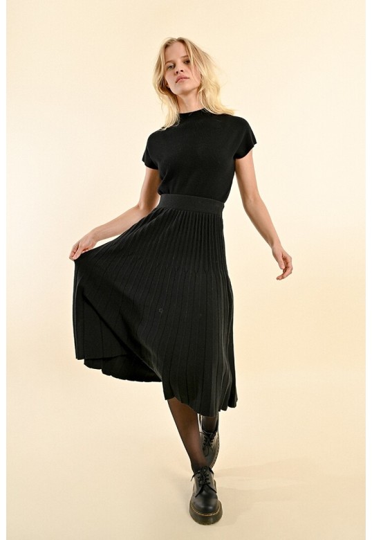 PLEATED MIDI SKIRT, HIGH WAIST BLACK