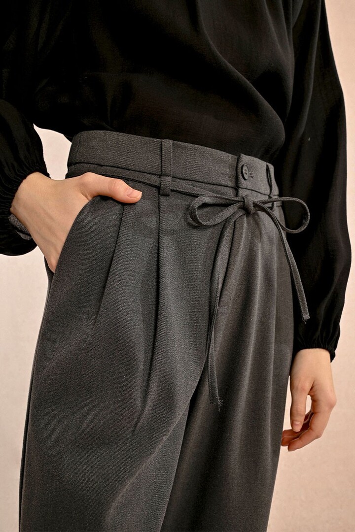 PLEATED PANTS DARK GREY