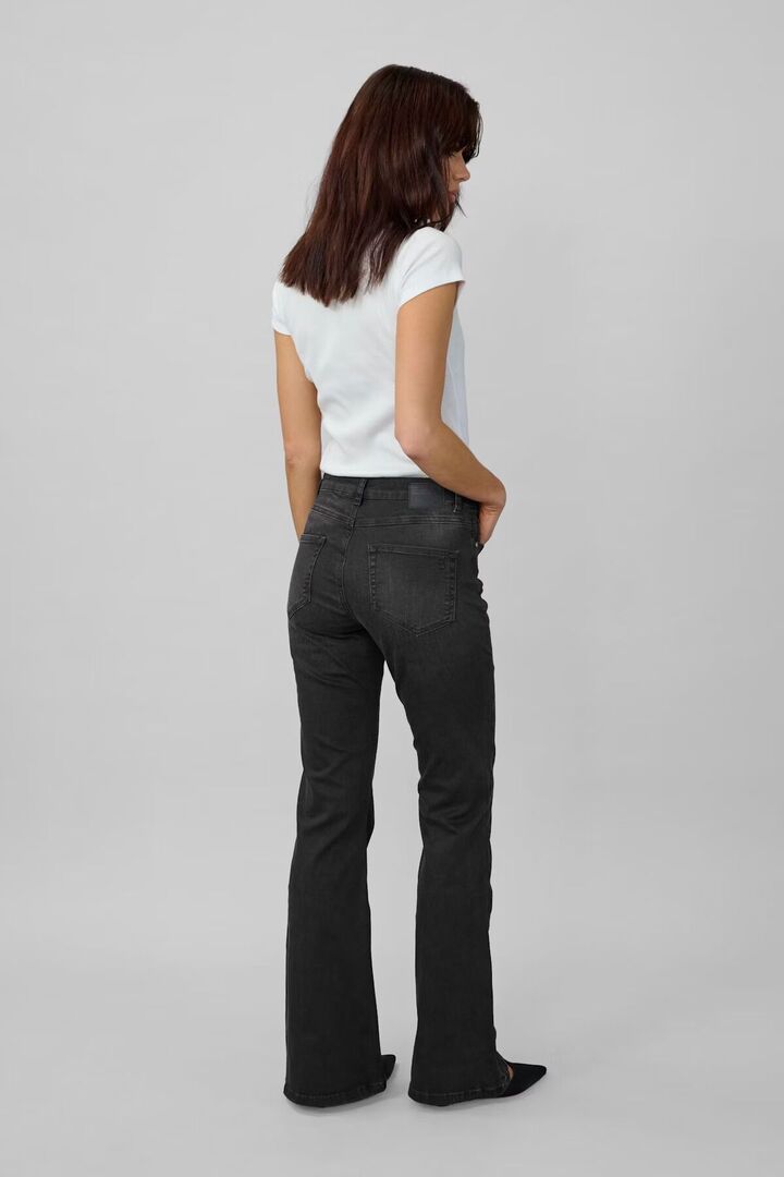 36 THE DEKOTA HIGH BOOTCUT Black Wash