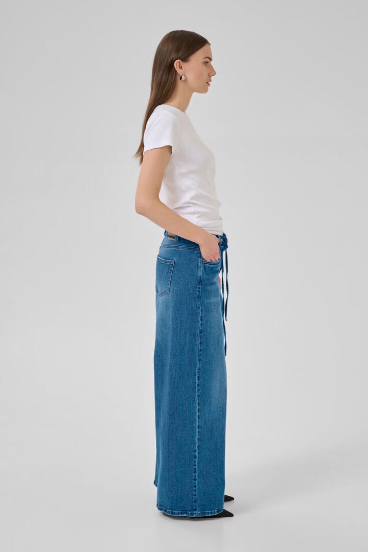 MWKaro 144 Mid X-Wide Jeans  Medium Blue Wash