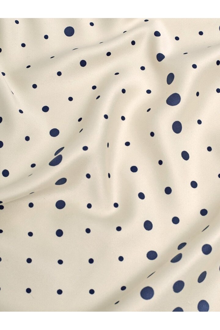 Scale Dots scarf ecru