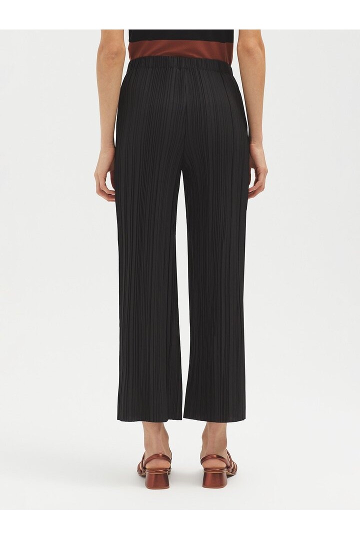Pleated trousers black