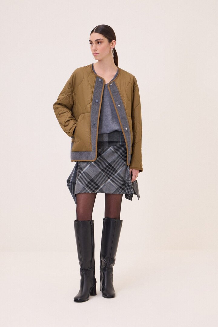 Quilted short jacket