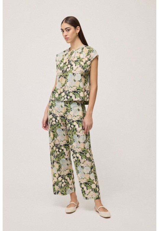 Wide cotton trousers