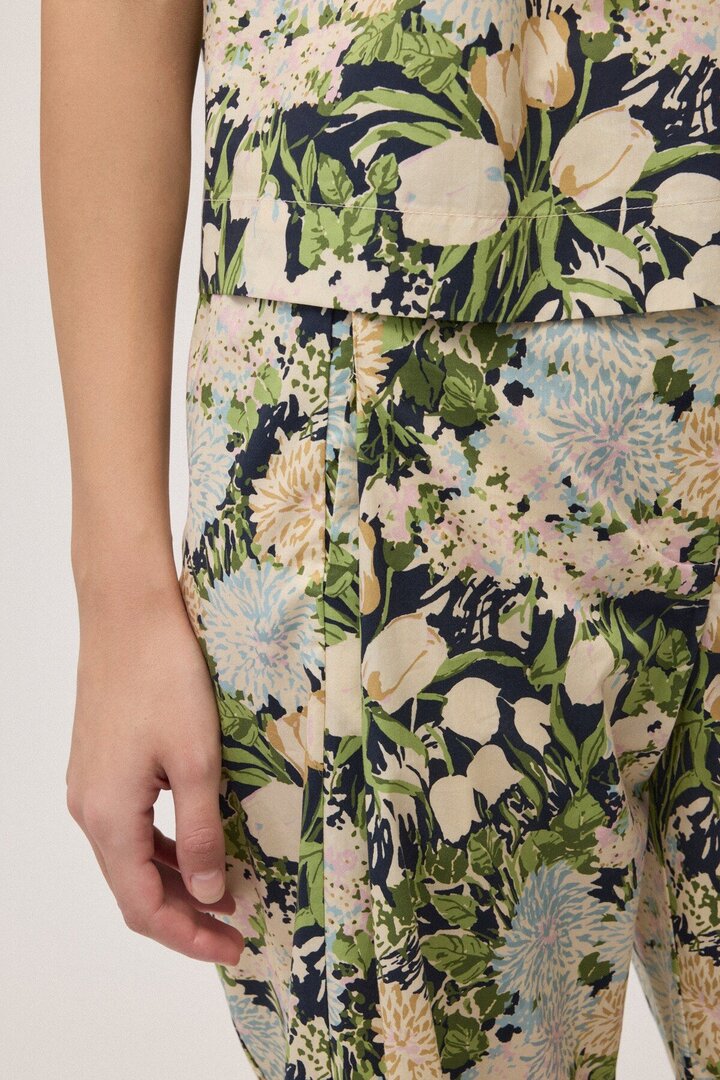 Wide cotton trousers