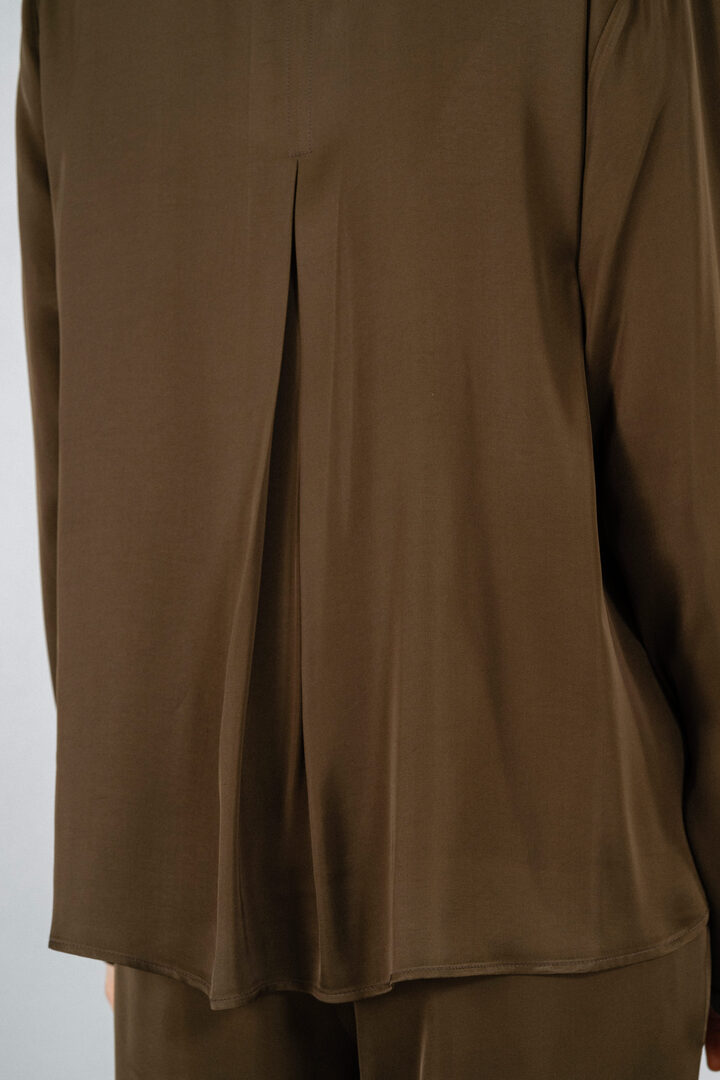 SATIN ECOVERO CROPPED SHIRT OLIVE BROWN