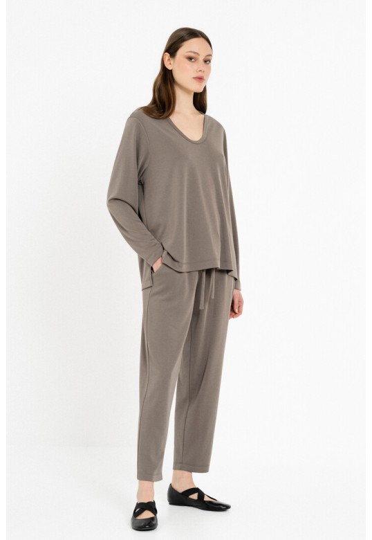 CUPRO PIQUE V NECK TOP TAUPE