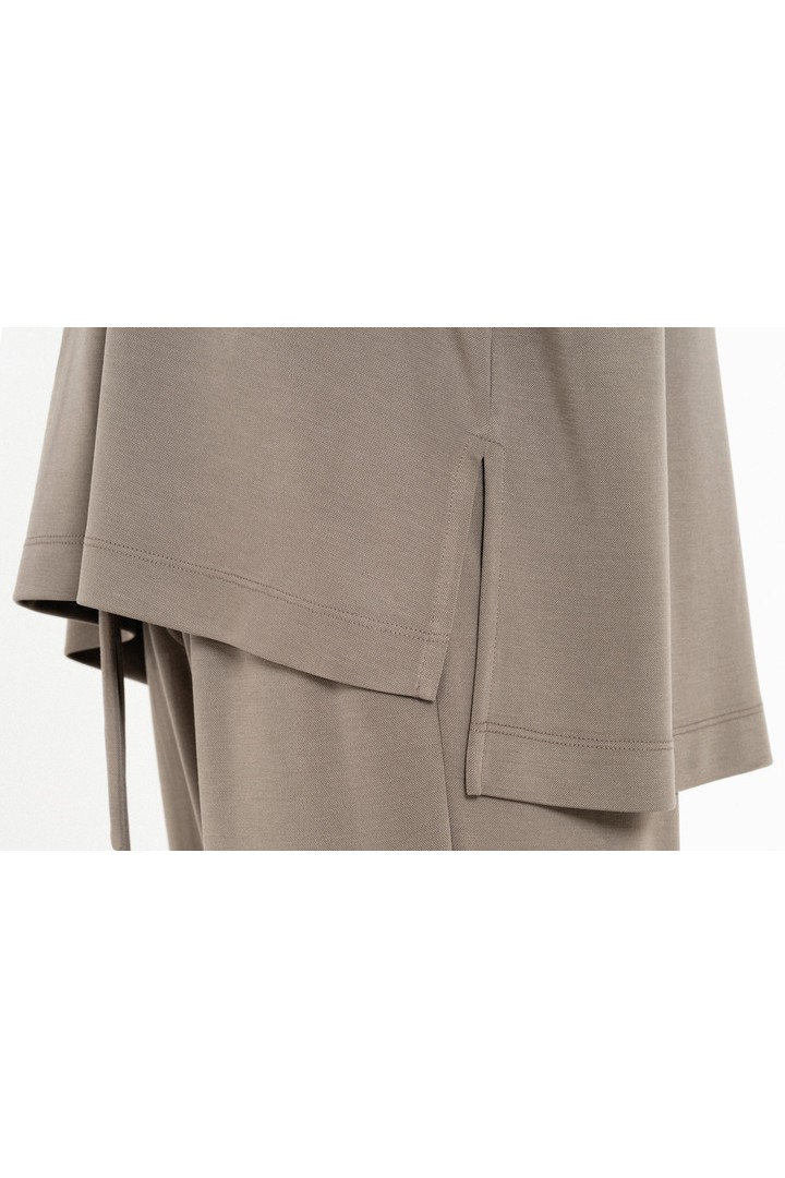 CUPRO PIQUE V NECK TOP TAUPE