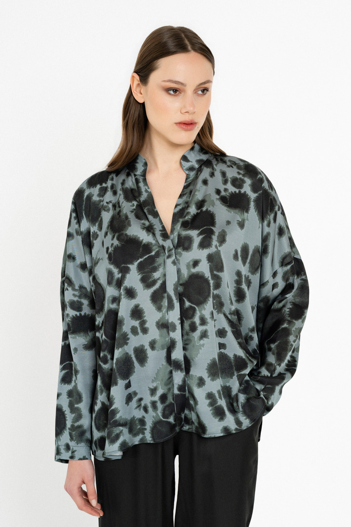SATIN PRINT OVERSIZED SHIRT DUSTY BLUE