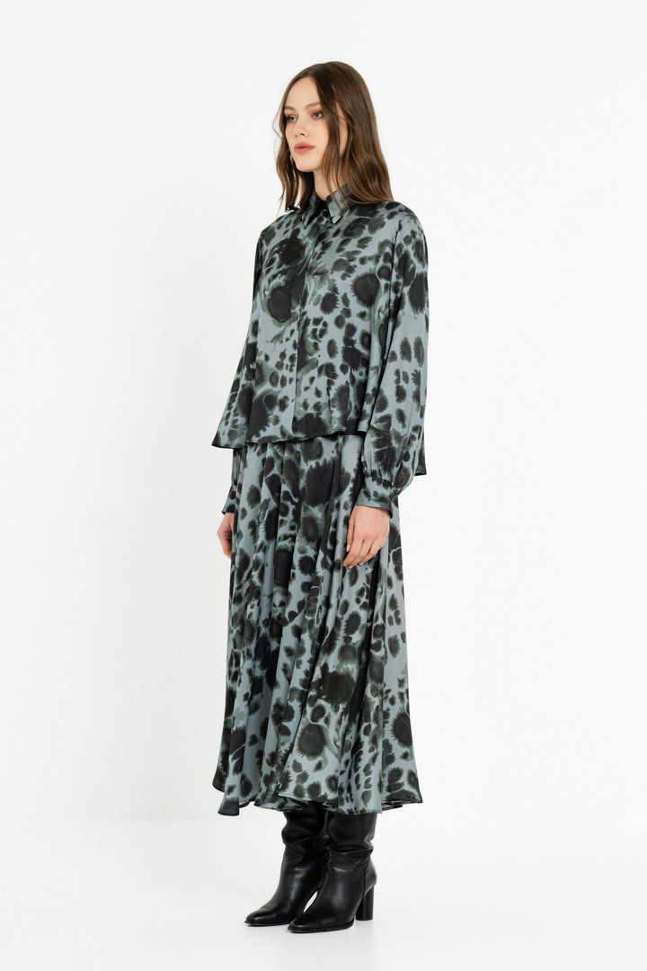 SATIN PRINT SHIRT DUSTY BLUE