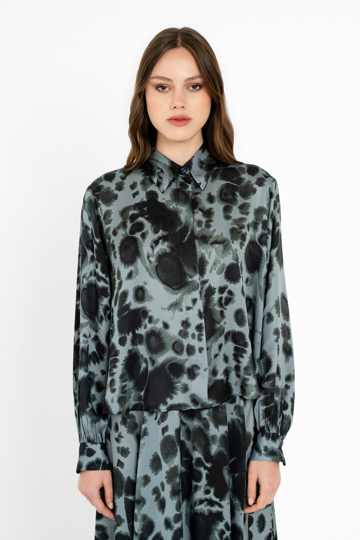 SATIN PRINT SHIRT DUSTY BLUE