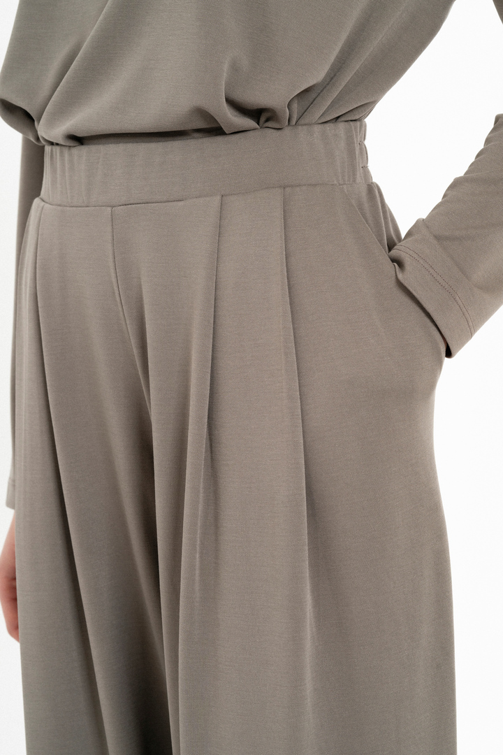 CUPRO PIQUE WIDE LEG PANTS TAUPE