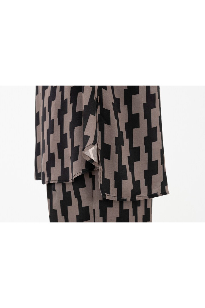 SATIN PRINT SHORT SLEEVE BLOUSE TAUPE