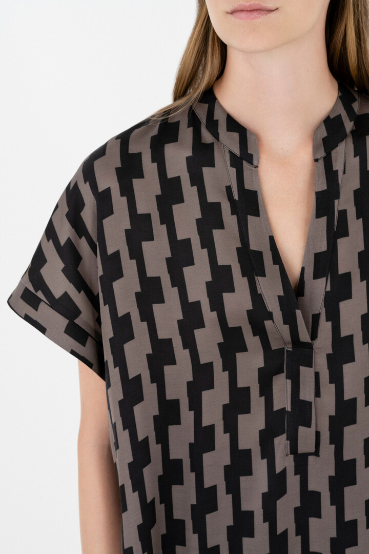 SATIN PRINT SHORT SLEEVE BLOUSE TAUPE