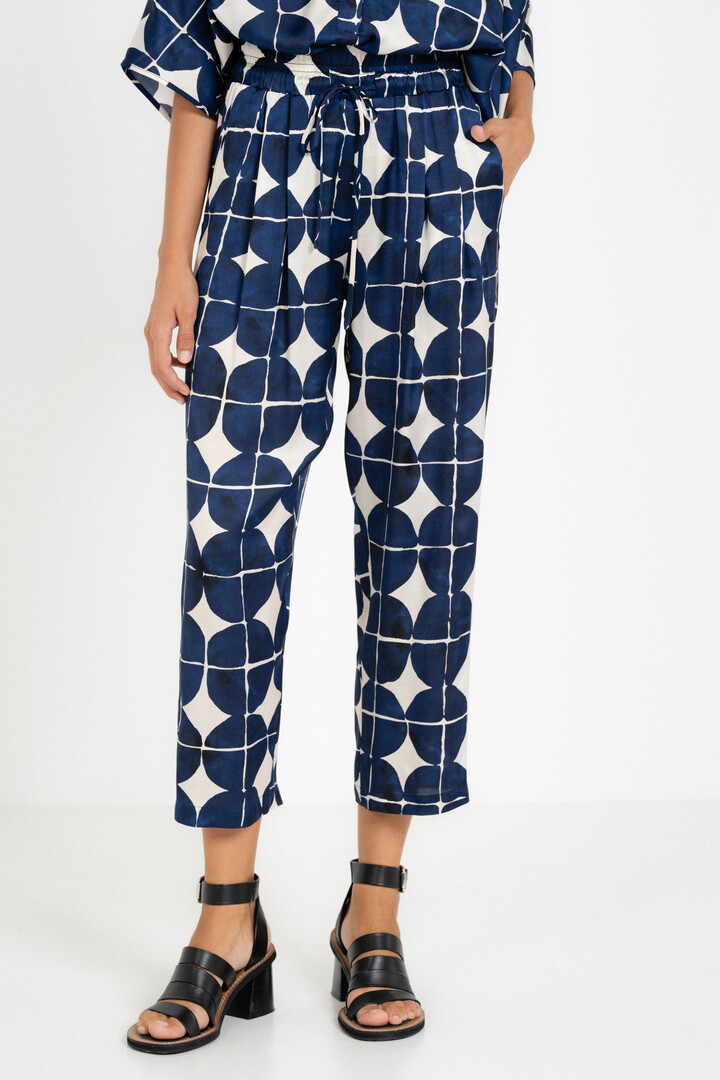 SATIN PRINT PLEATED PANTS DARK BLUE