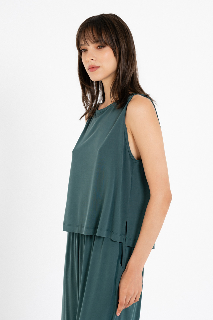 BASIC CUPRO SLEEVELESS CROPPED TOP GREEN