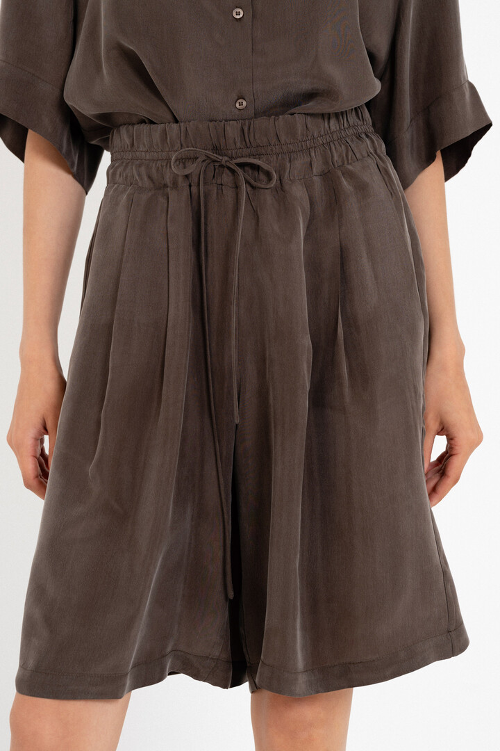 CUPRO SHORTS BROWN