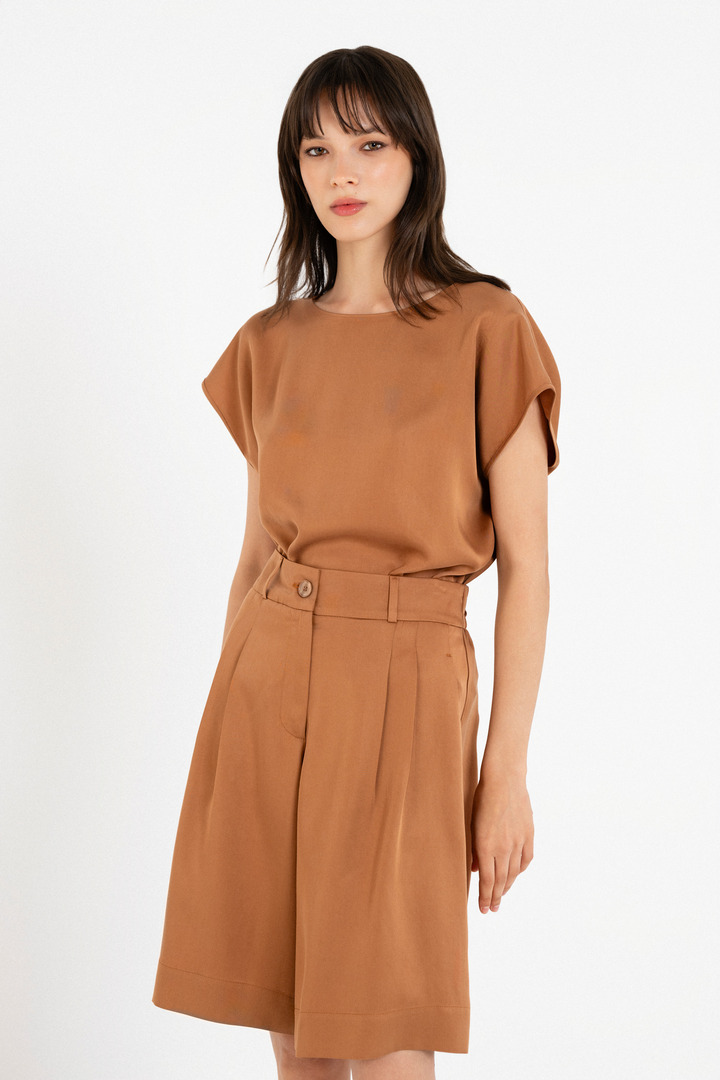 LYOCELL PLEATED SHORTS CAMEL