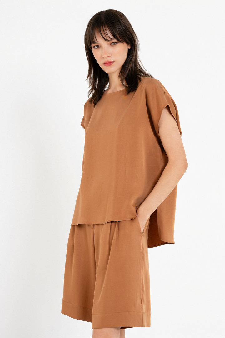 LYOCELL PLEATED SHORTS CAMEL