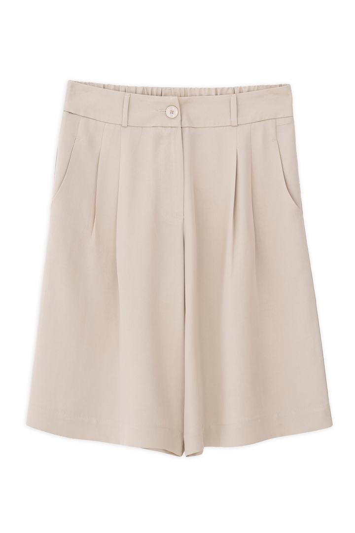 LYOCELL PLEATED SHORTS LIGHT BEIGE