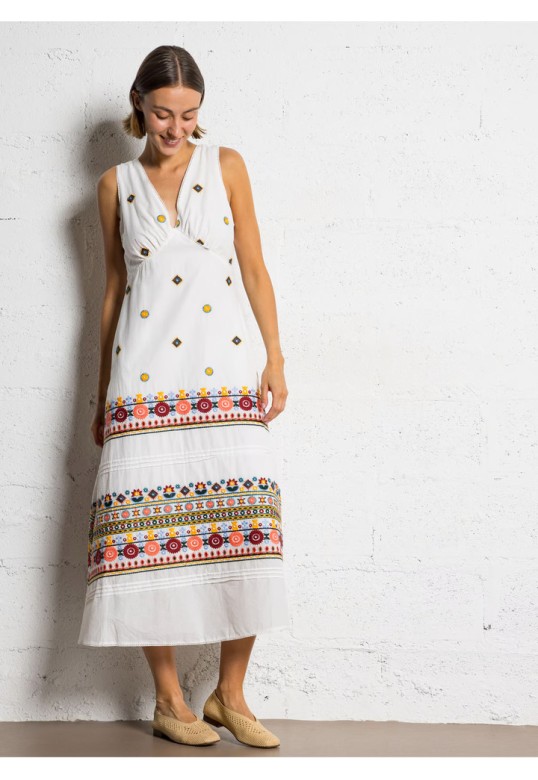 Long embroidered V-neck dress - White