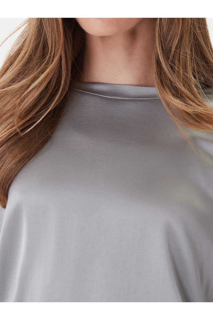 Long-sleeved stretch satin blouse - grey