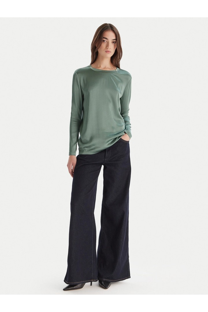 Long-sleeved stretch satin blouse - green