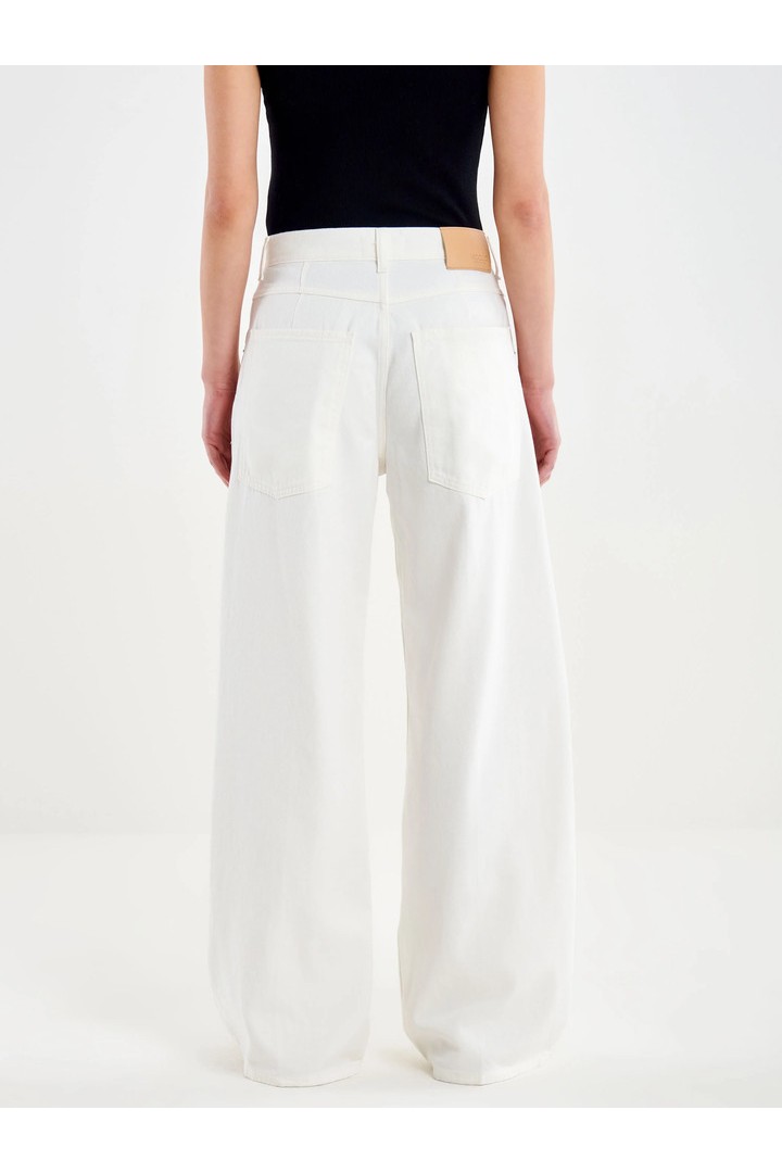  Mia Baggy White Jeans