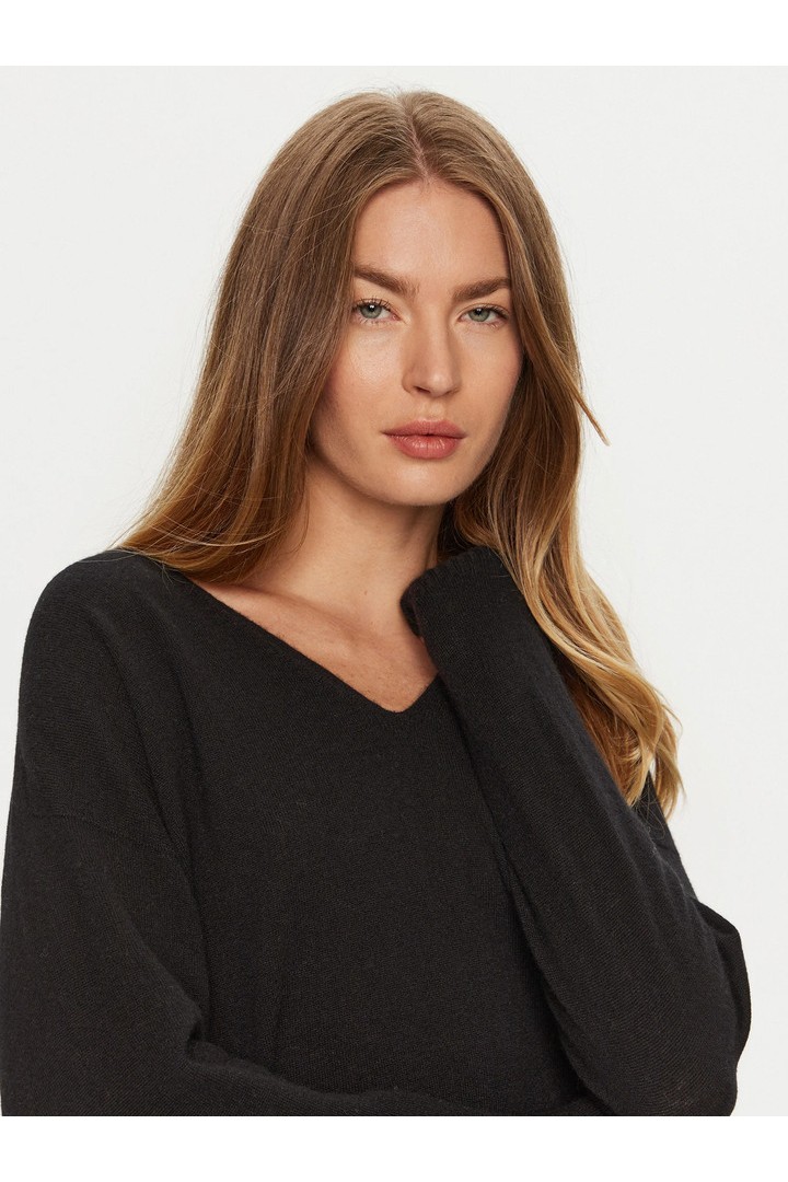 V-neck cashmere sweater black