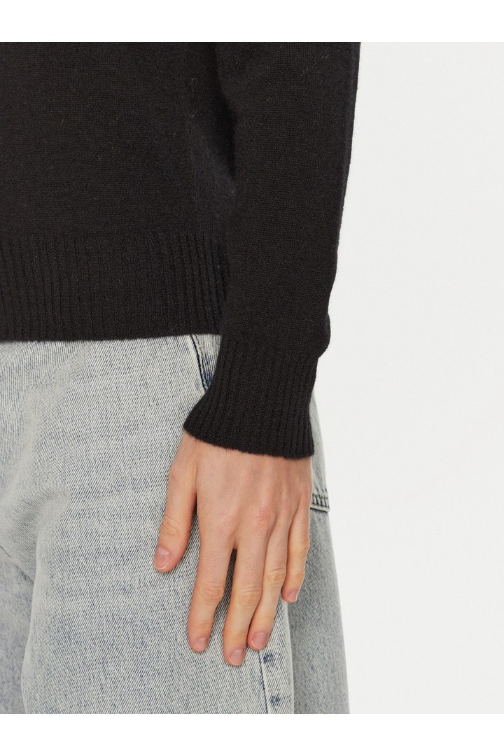 V-neck cashmere sweater black