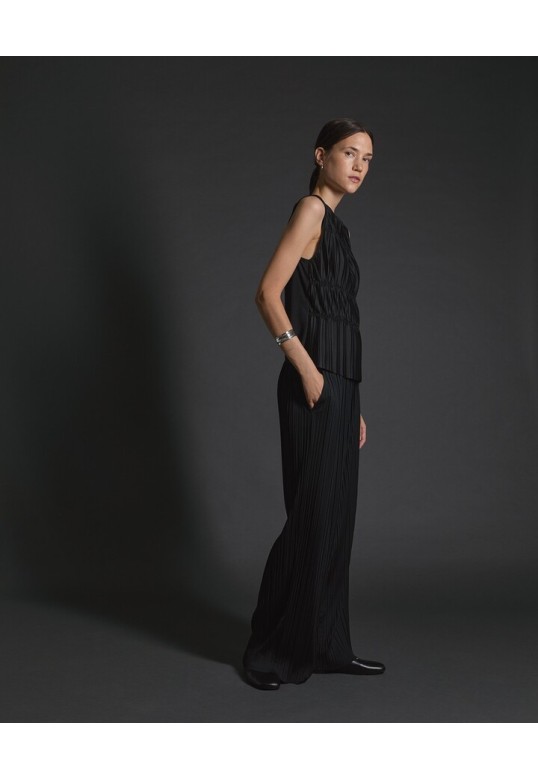 Black wide pleated trousers