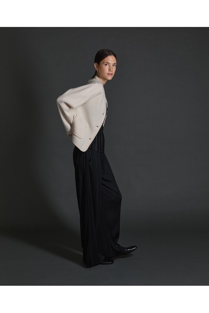 Black wide pleated trousers