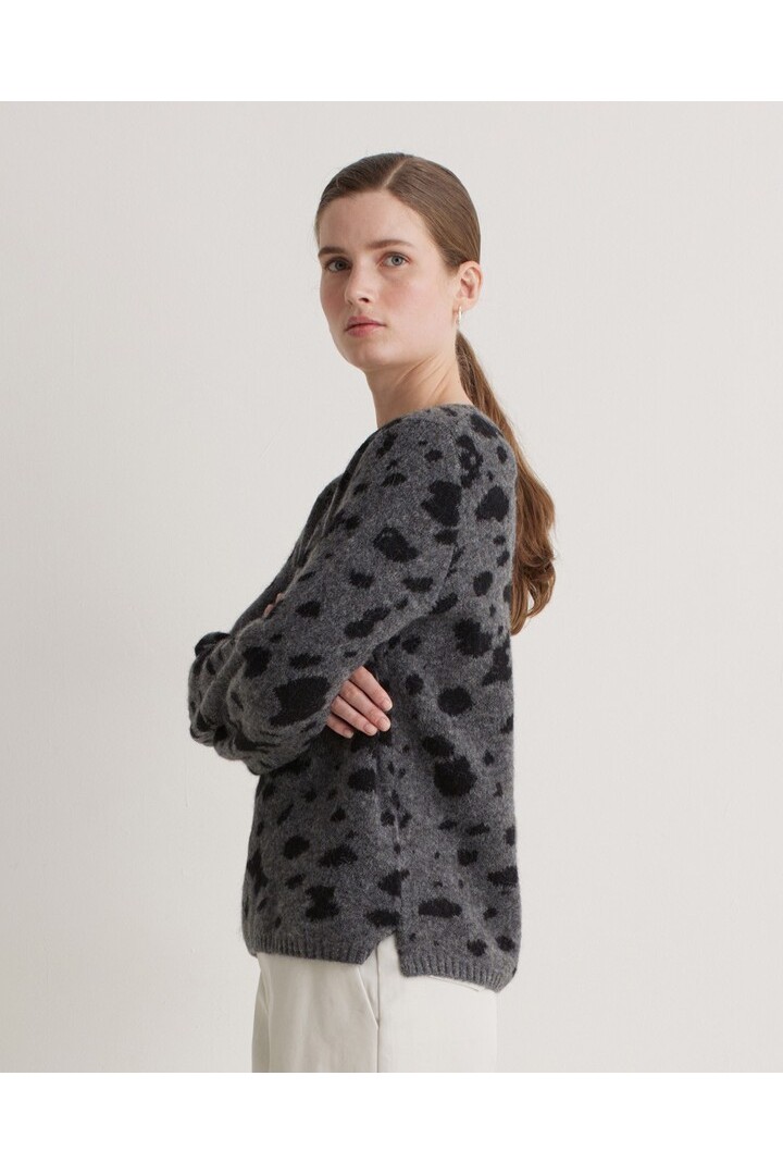 Grey leopard-print sweater
