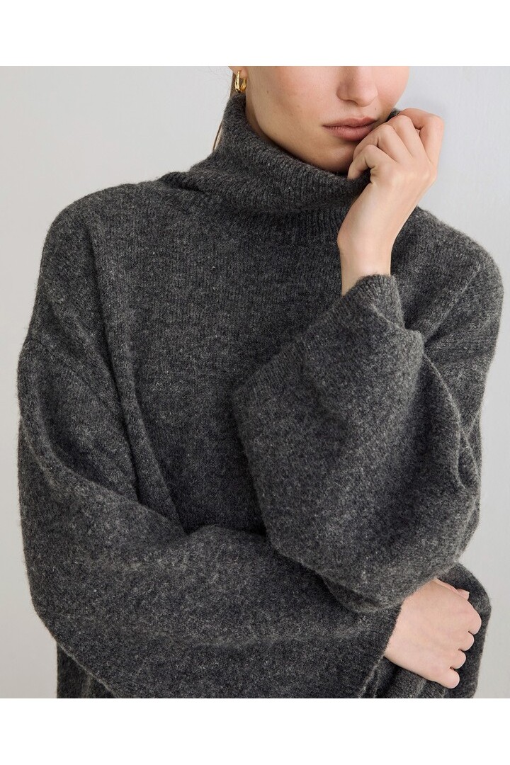 OVERSIZE HIGH-NECK SWEATER DARK GREY