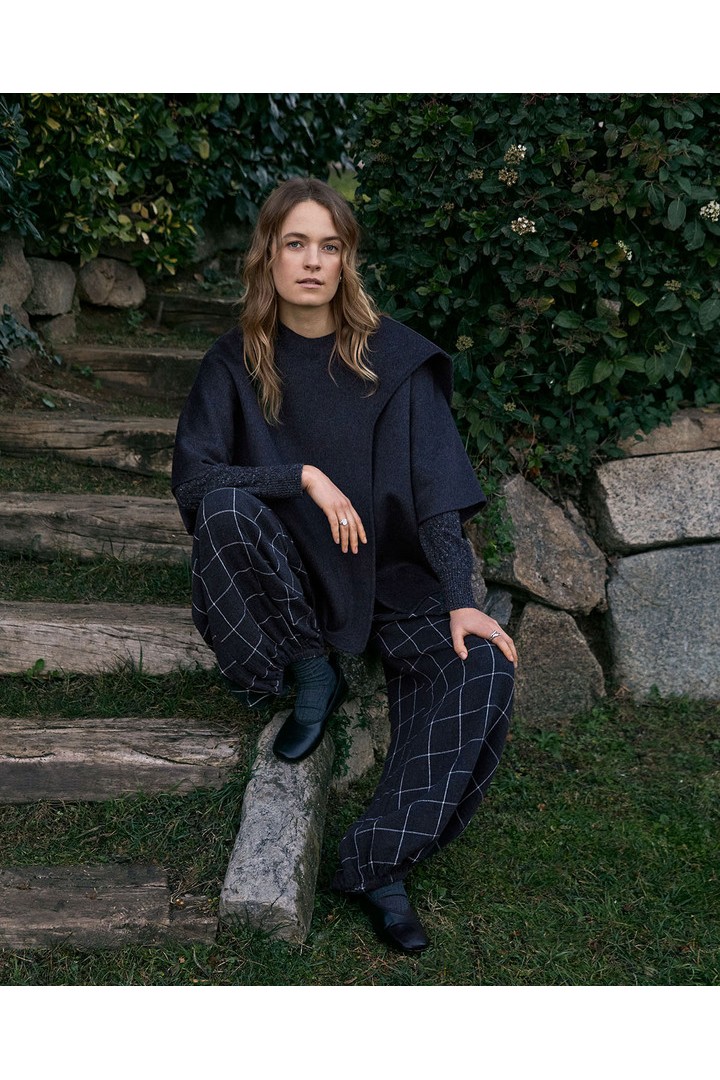HANDMADE WOOL CAPE DARK GREY