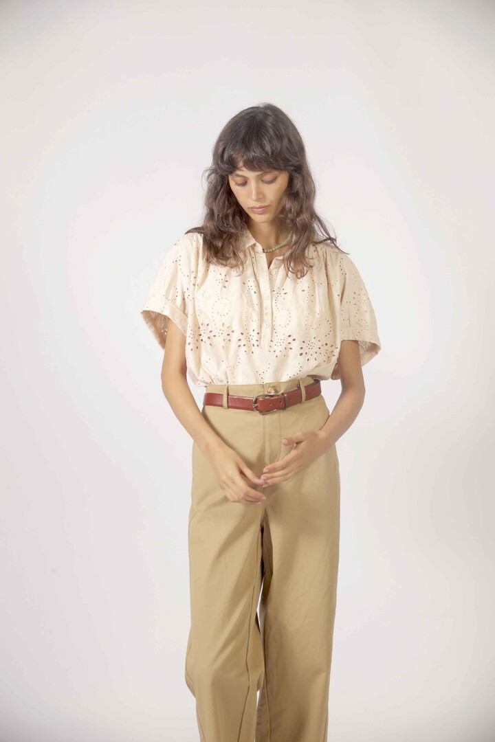 Top embroidery Beige