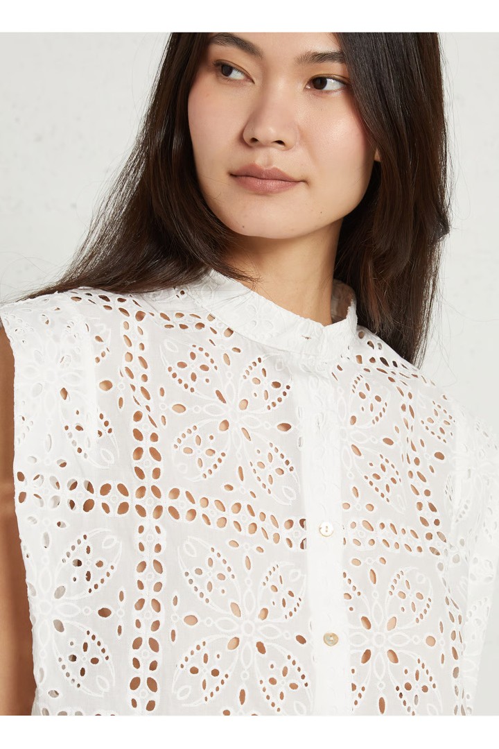 Sleeveless button-front top with embroidery - White